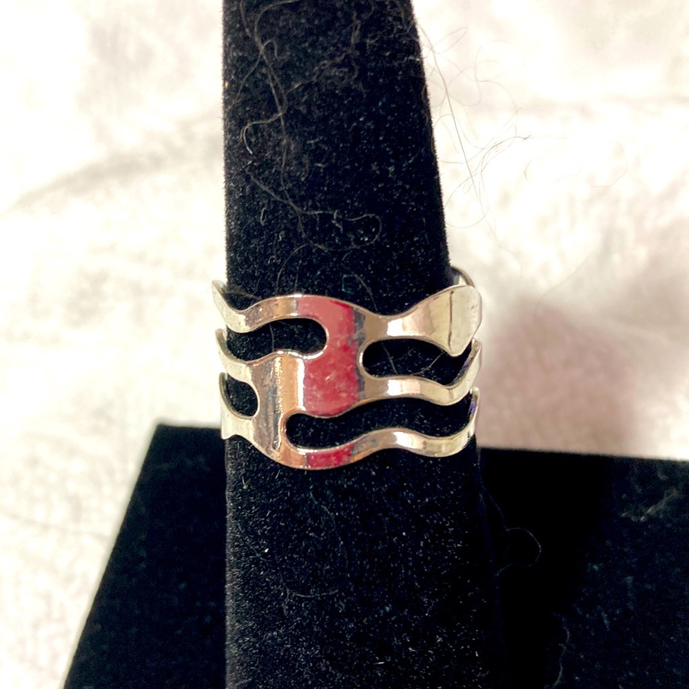 Adjustable Silver Tone Ring. Wavy Effect. #Bme2105 - image 1